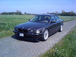 BMW E38 740i